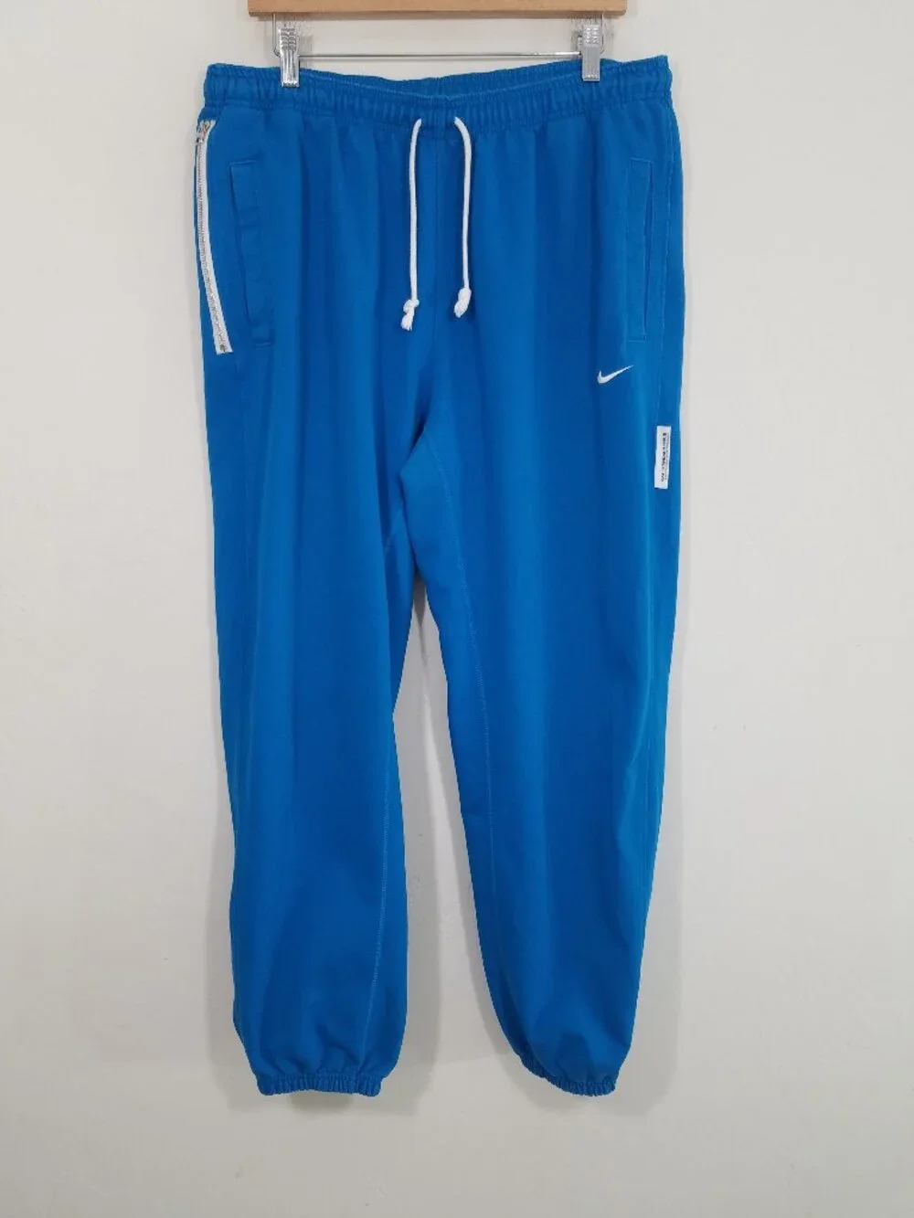 EUC Nike Standard Issue Classic Style Modern Performance Dri-Fit Jogger Pants XL